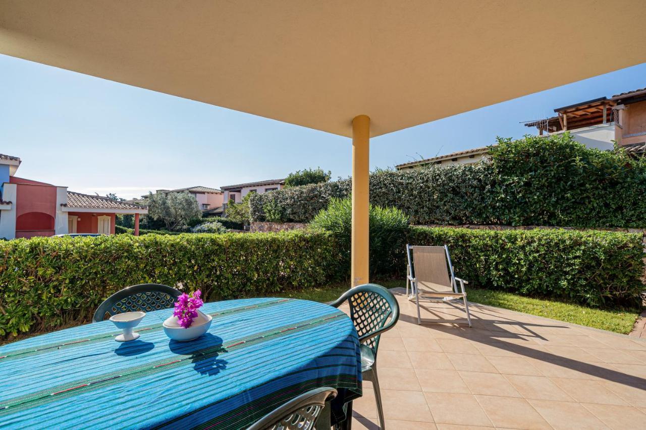 مونتي بيتروسو Apartments In Residence With Swimming Pool In Cala Girgolu المظهر الخارجي الصورة